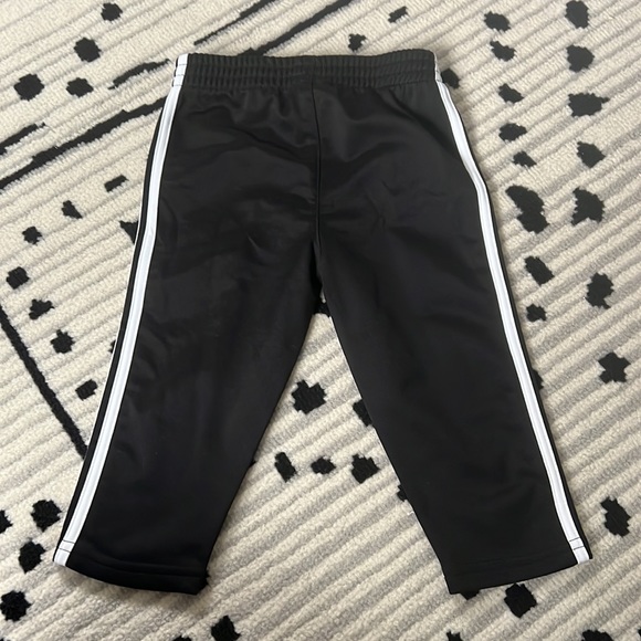 Adidas track suit - Picture 6 of 8